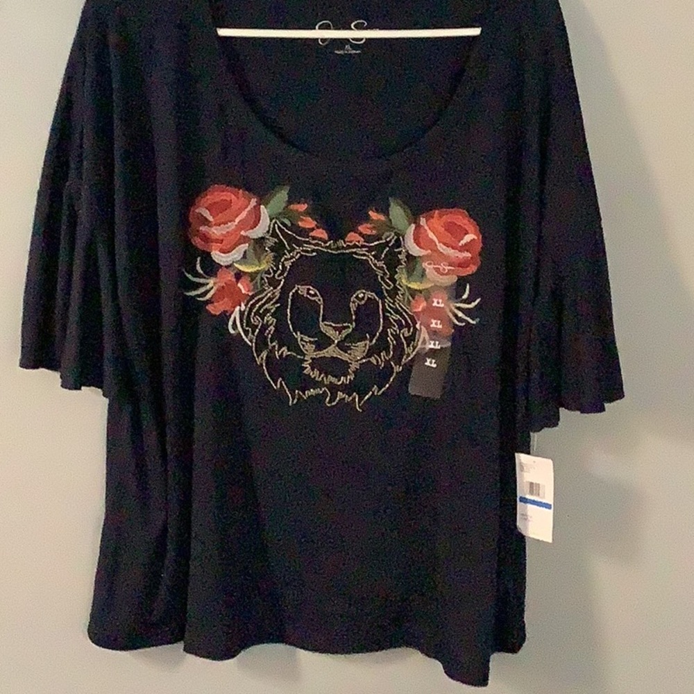 Women’s size XL top. Jessica Simpson.